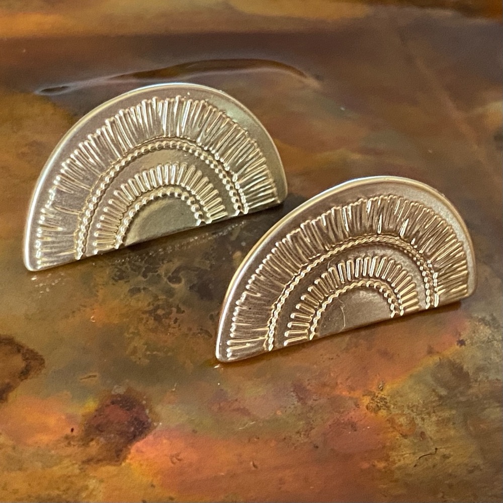 🔥HOST PICK🔥 NWT Lucky Brand Semicircle Etched Earrings